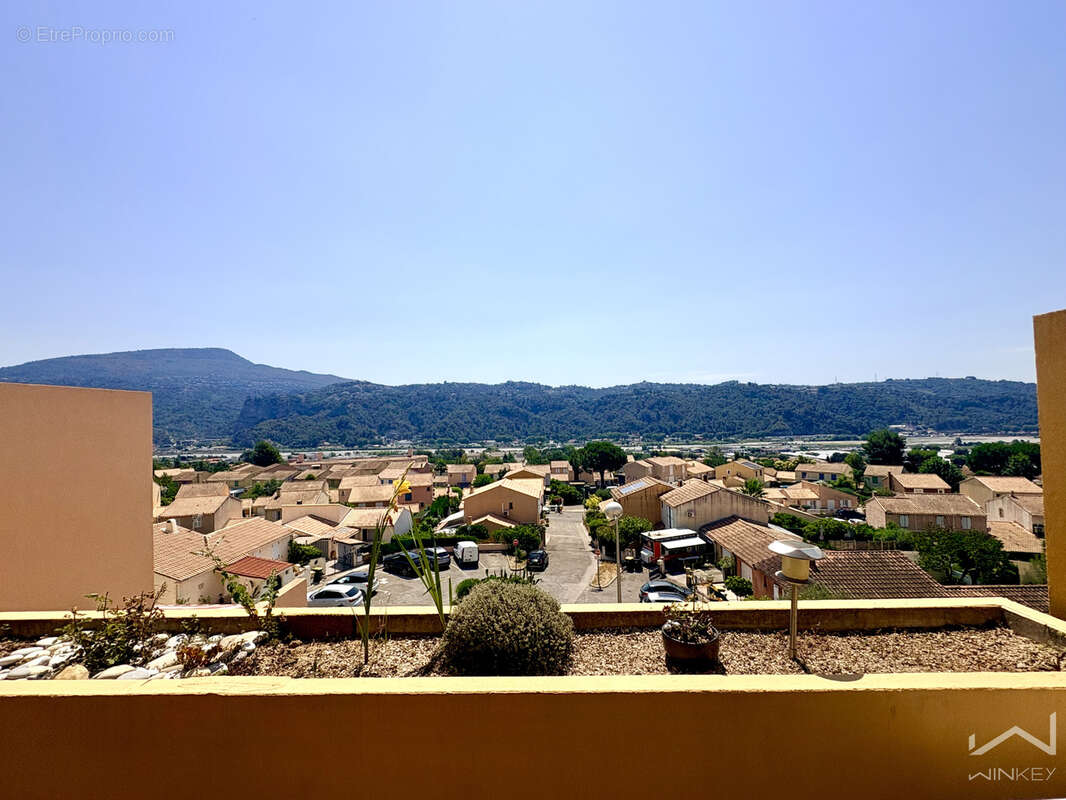 Appartement à CARROS