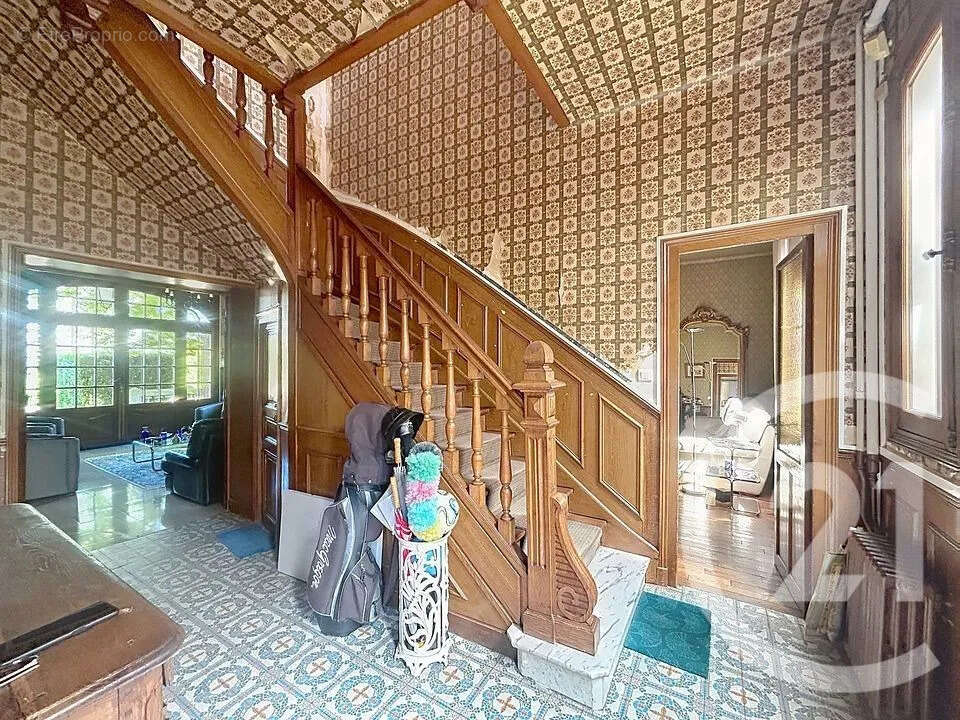 Maison 238 m² à Livry-Sur-Seine  - photo 16