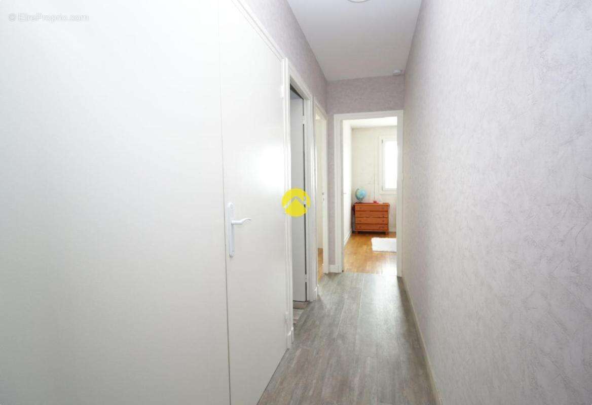 Appartement à NERIS-LES-BAINS