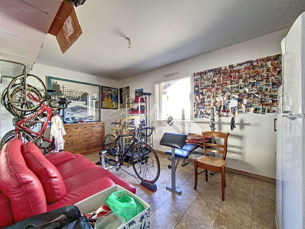 Maison à SAINT-JEAN-DU-BRUEL