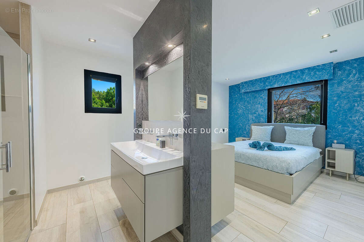Villa  250 m2  4 chambres et une dependance frejus - photo 9