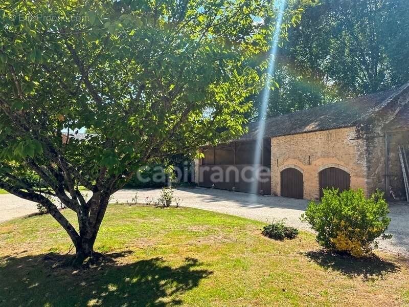 Propriéte à vendre Gite de groupe avec maison d'habitation - photo 7