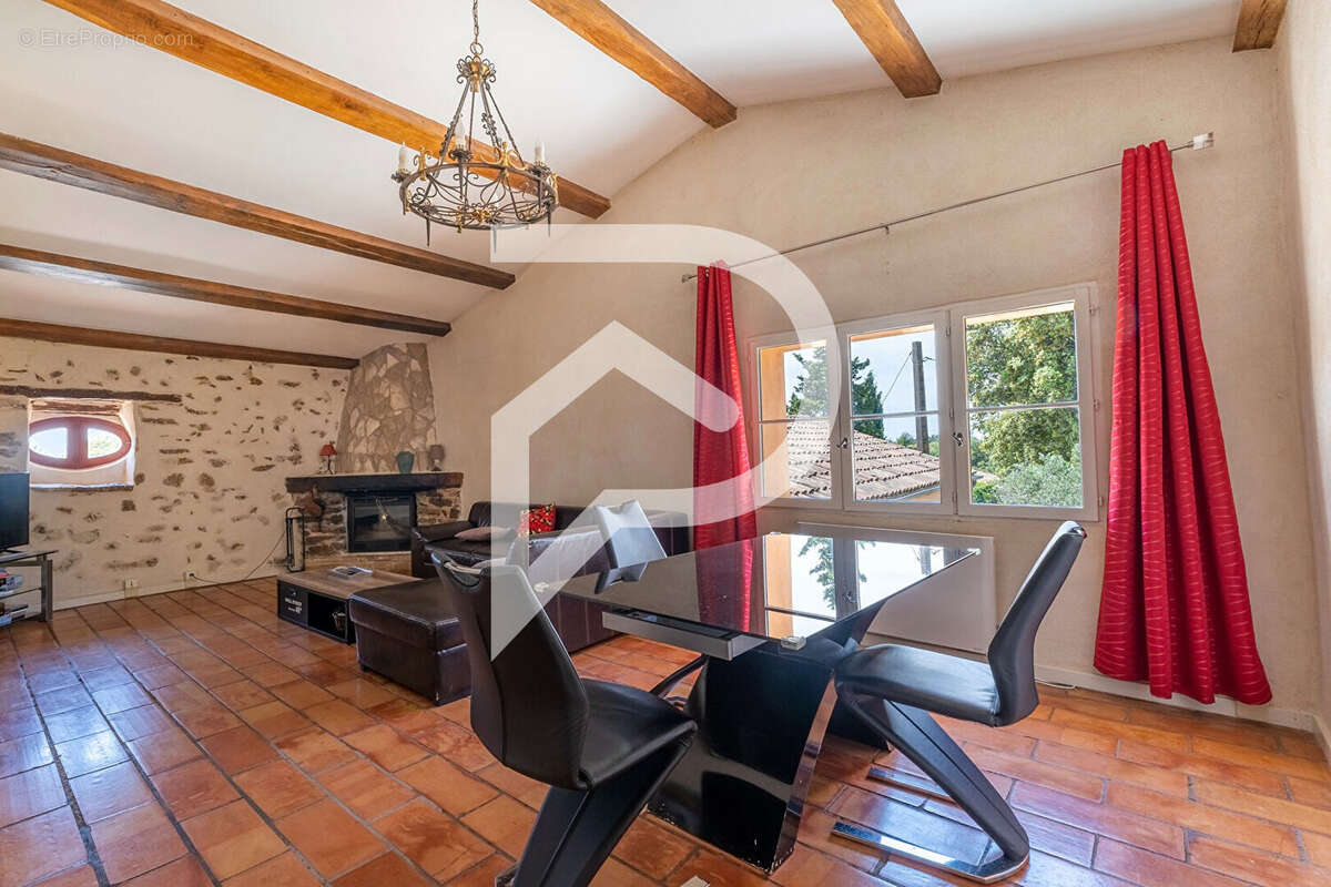 Maison à SAINT-JULIEN