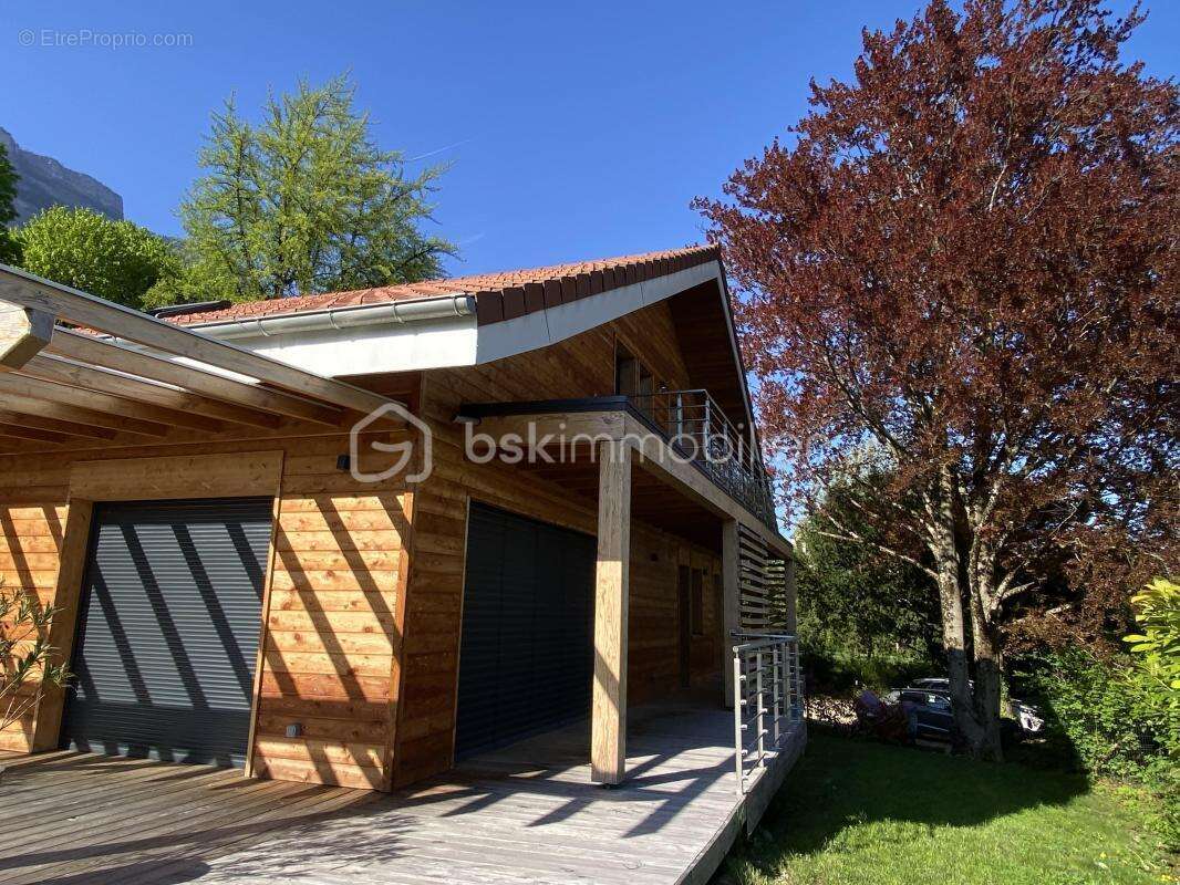 Maison à MEYLAN