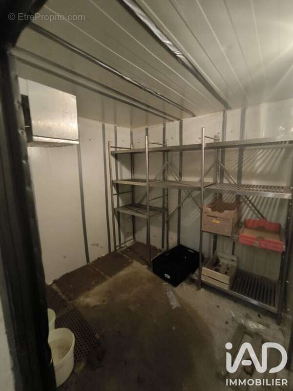 Commerce 43 m² à Revest-Du-Bion  - photo 6