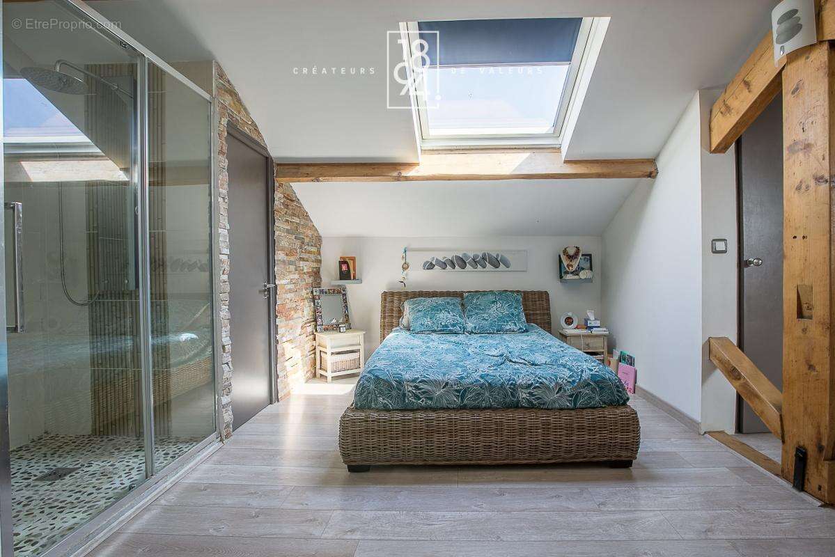 Appartement à MARSEILLE-5E
