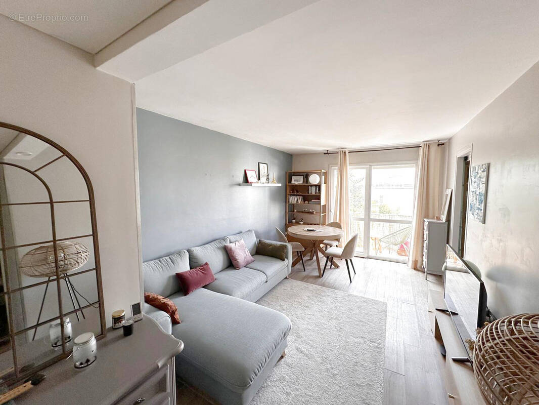 Appartement à L'HAY-LES-ROSES