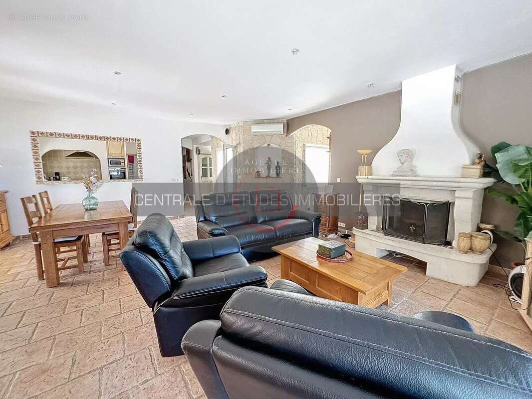 Maison à LES ADRETS-DE-L&#039;ESTEREL