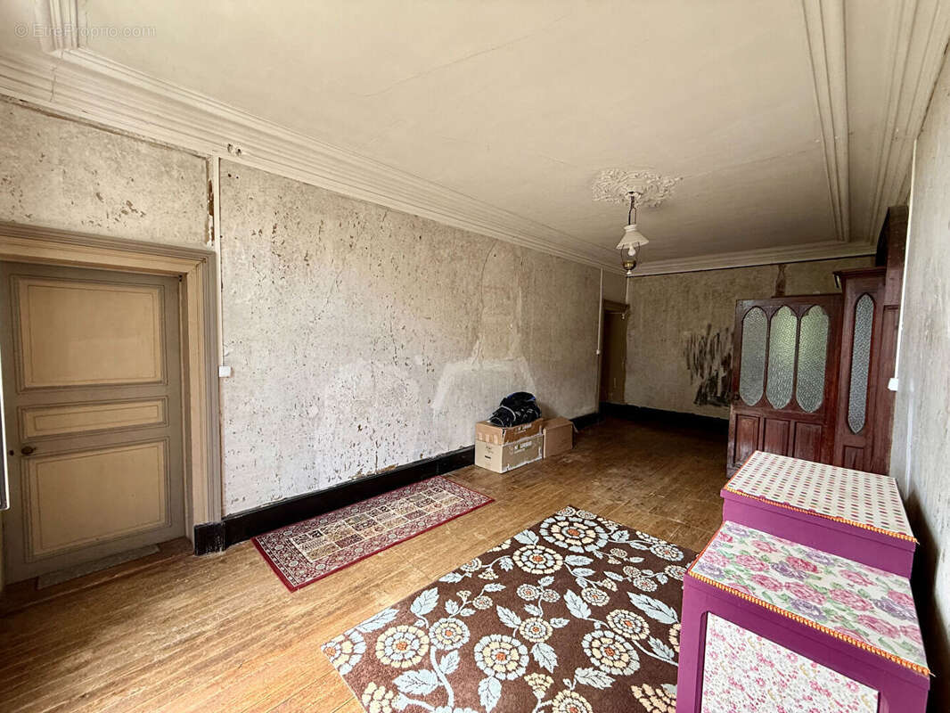 Maison à PERIGNE