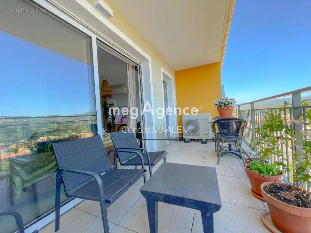 Appartement à COGOLIN