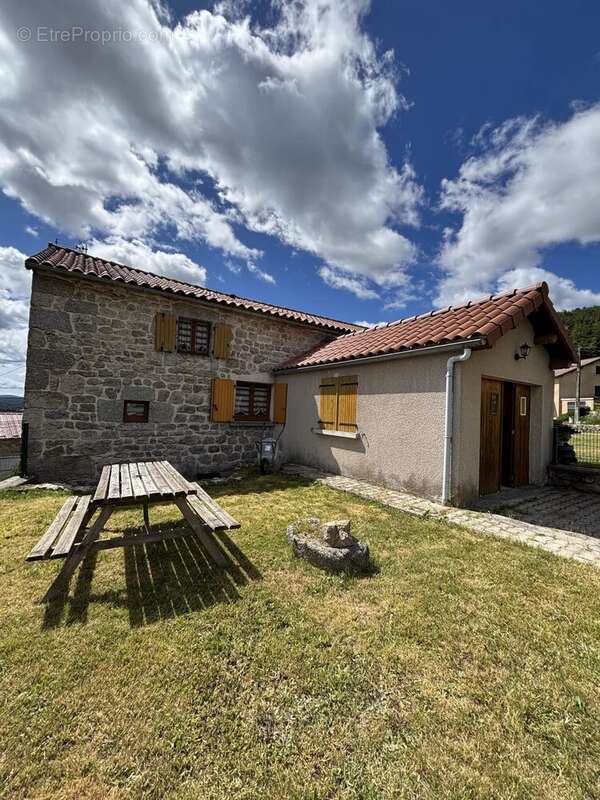Saugues, charmante maison en pierres. - photo 13
