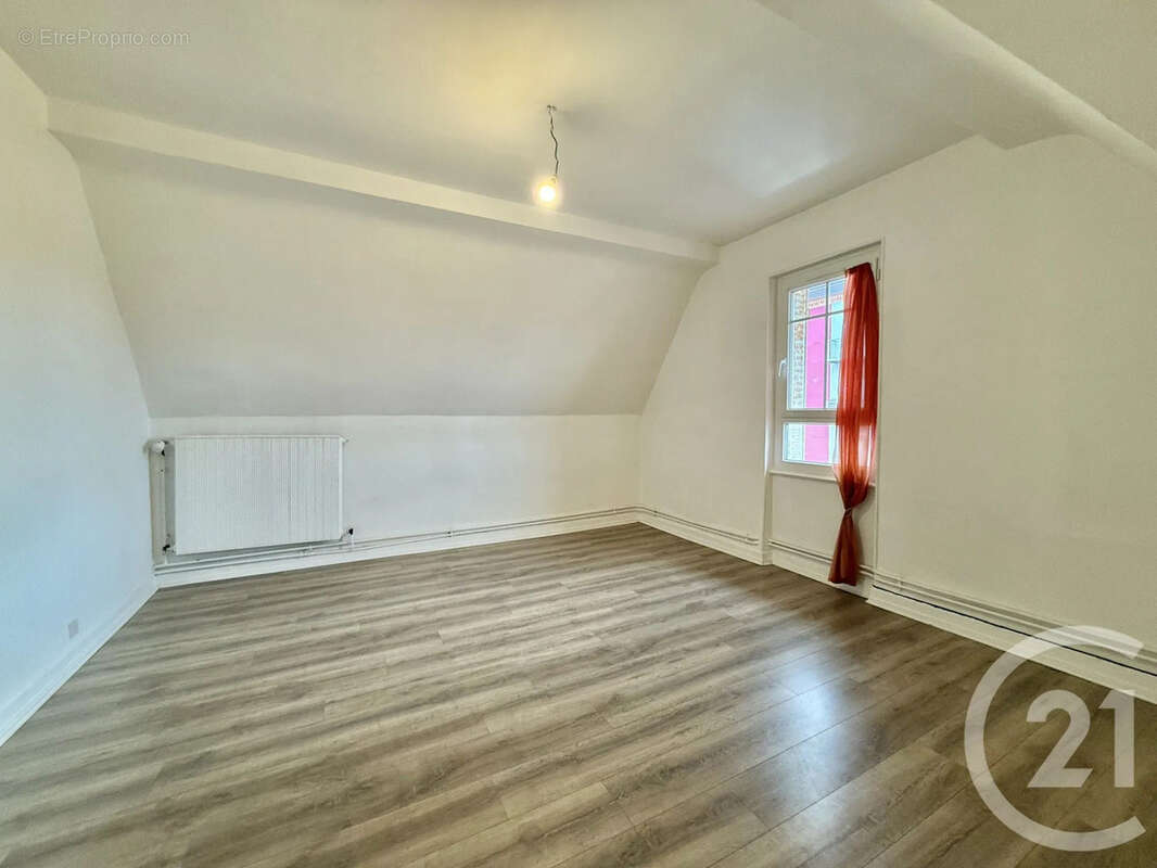 Appartement à YZEURE