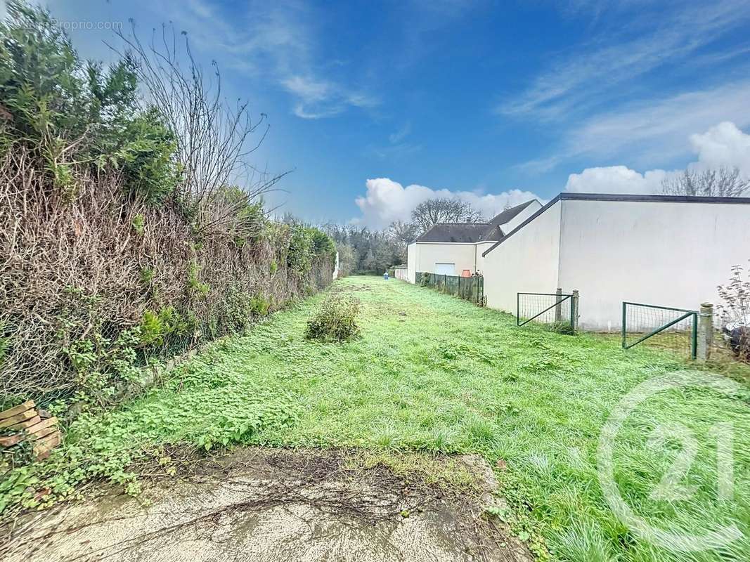 Terrain à MALAY-LE-GRAND