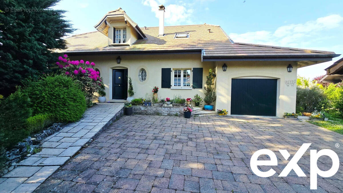 Maison à CHENS-SUR-LEMAN