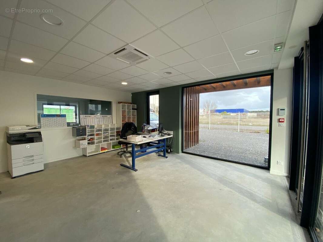 Commerce à SAINT-GEOURS-DE-MAREMNE