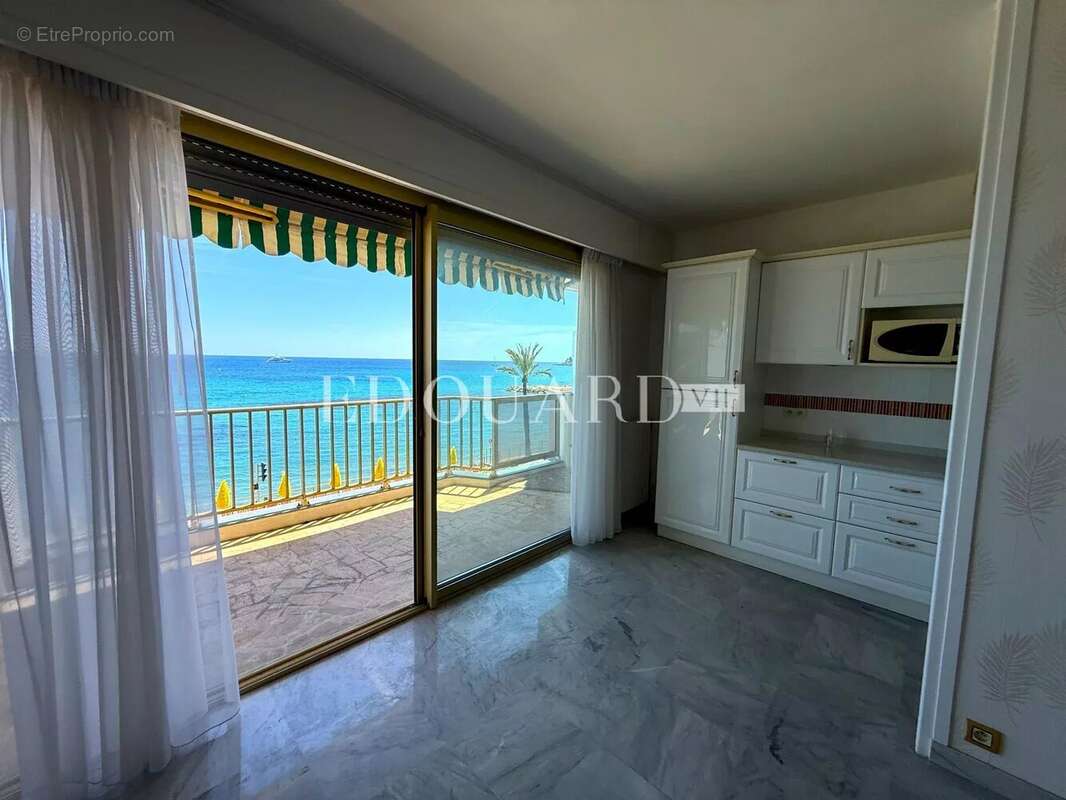Appartement à ROQUEBRUNE-CAP-MARTIN