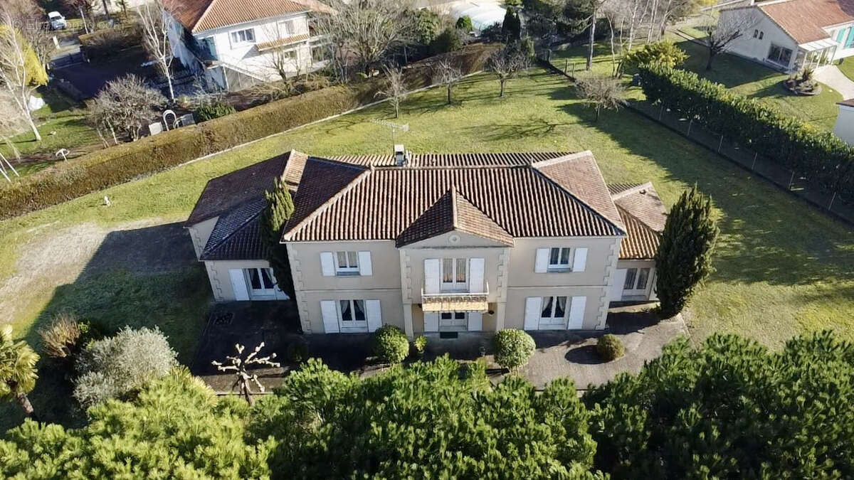Maison à BARBEZIEUX-SAINT-HILAIRE
