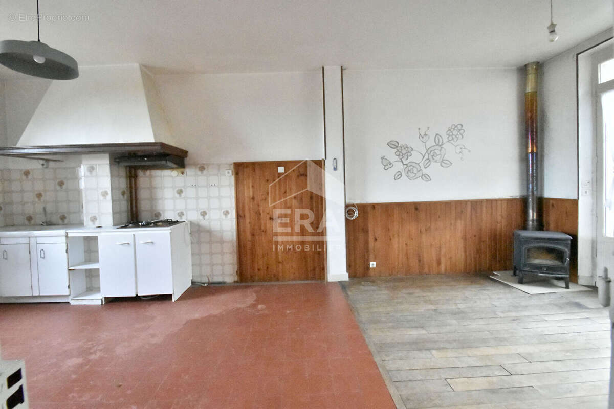 Maison à MAREIL-LE-GUYON