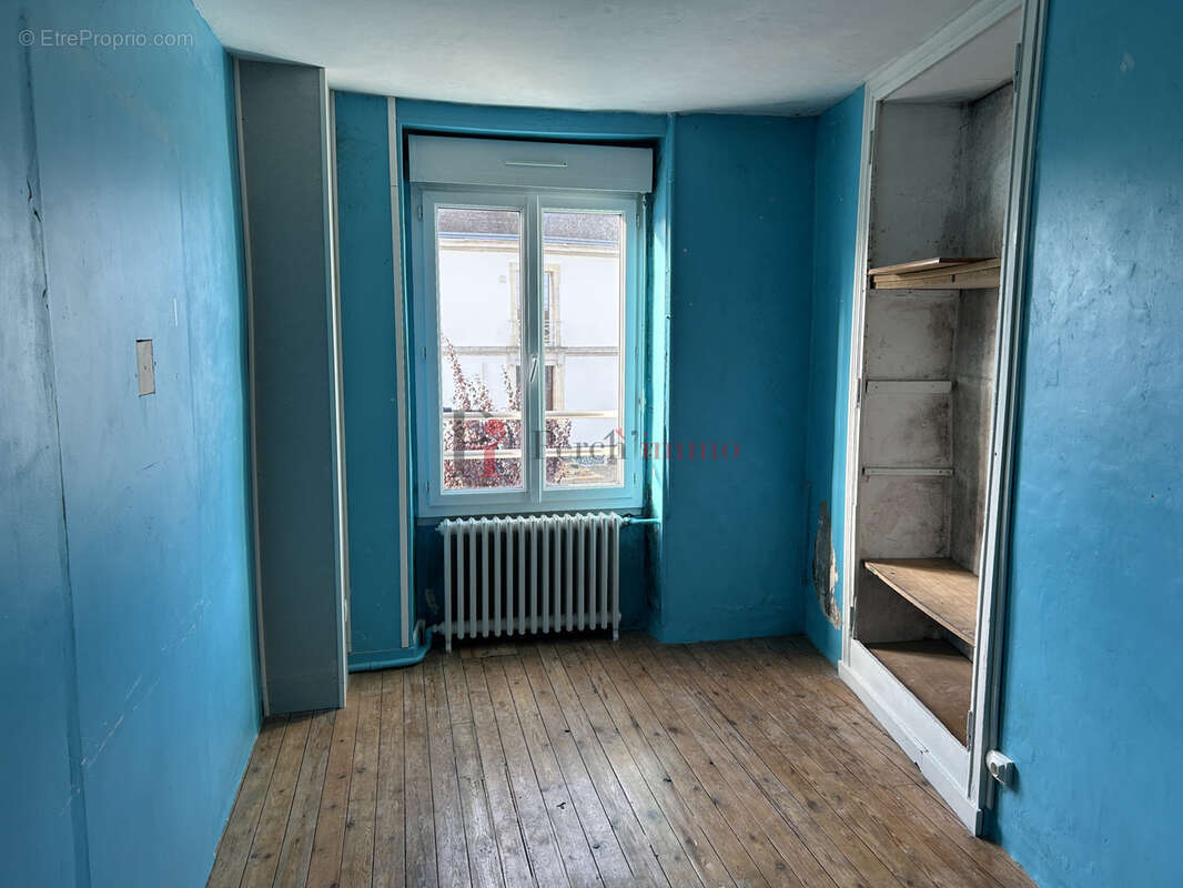 Proche tous commerces maison de ville avec dependances saint-come-en-vairais - photo 10