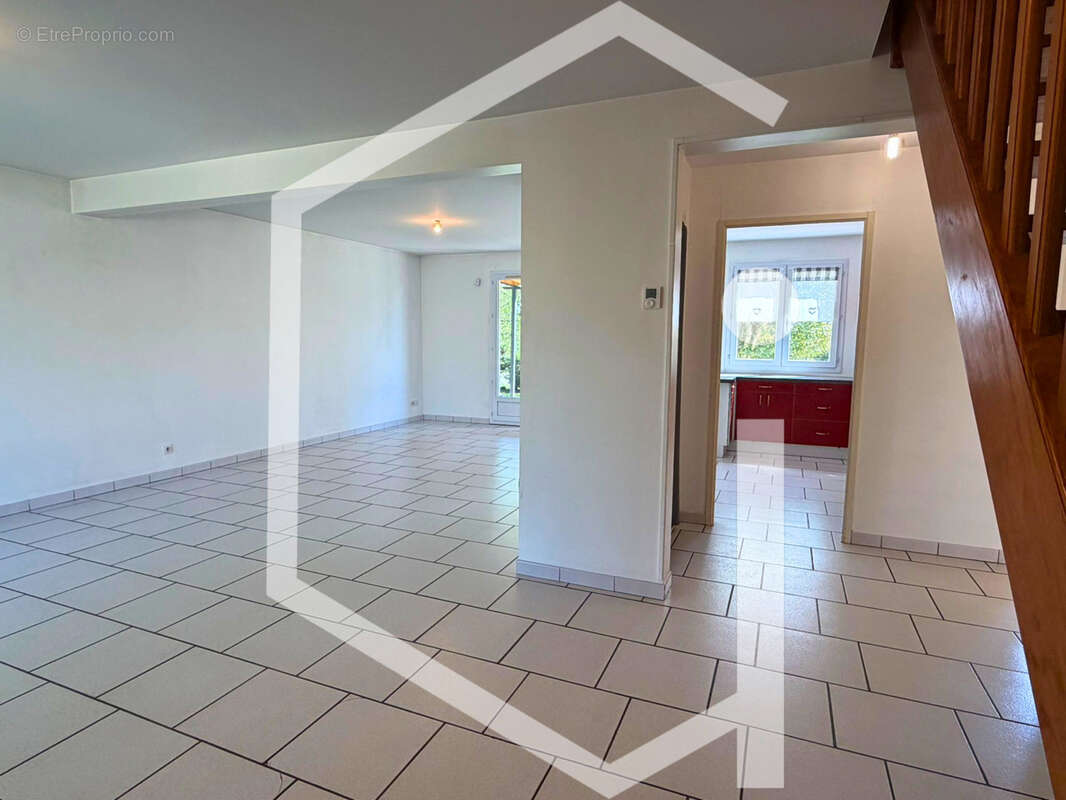 Maison à COSNE-COURS-SUR-LOIRE