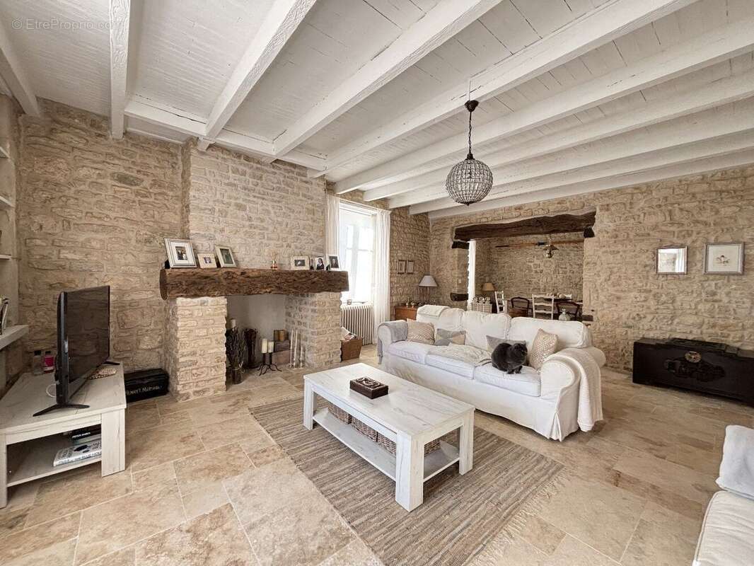 Maison à AUNAC