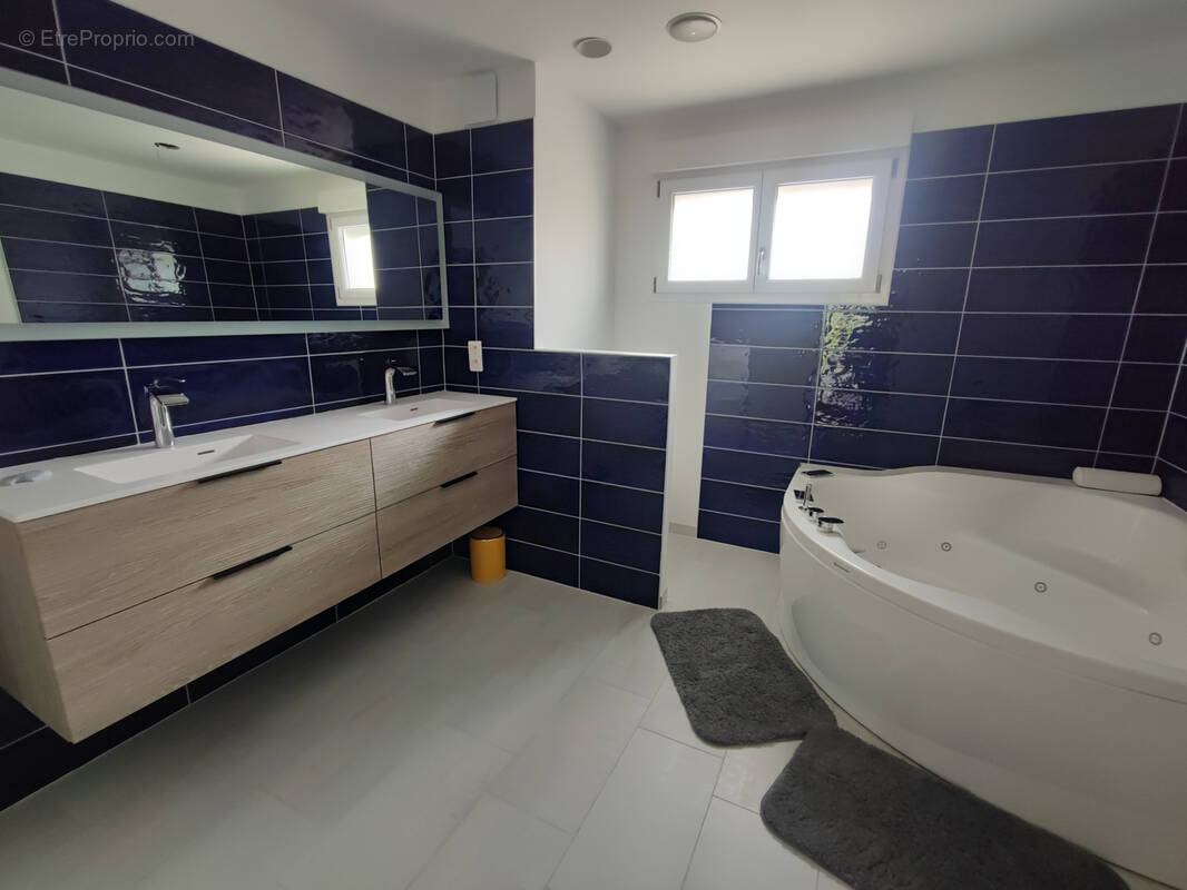 Maison à VOUJEAUCOURT