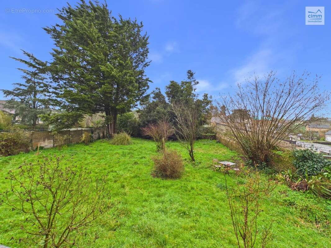 Maison à LES BRULAIS