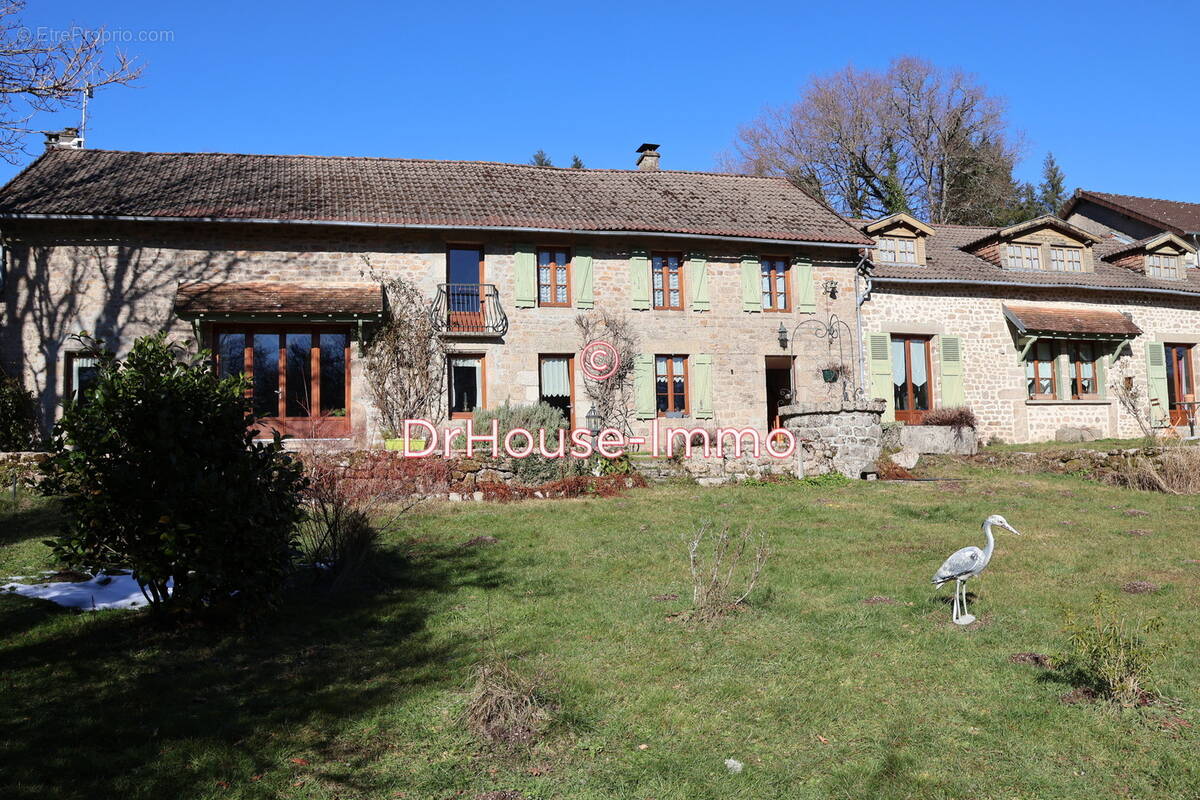 Maison à SAINT-LEGER-LA-MONTAGNE