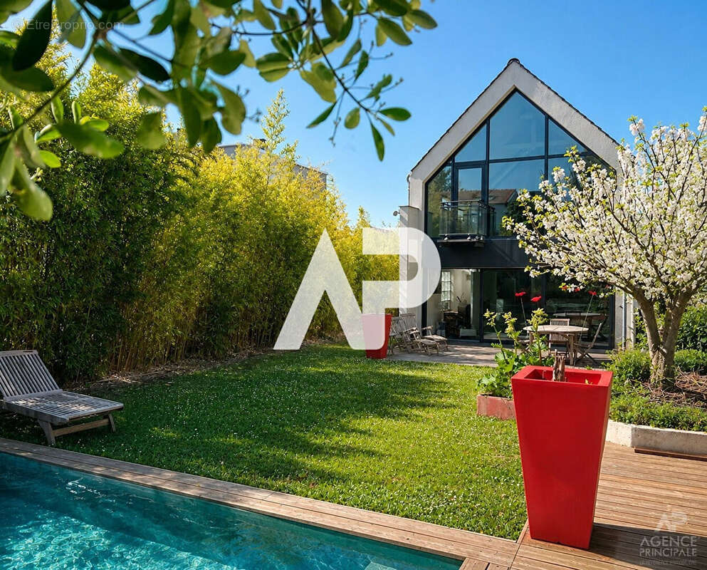 Maison Suresnes 8 pièce(s) 226.50 m2 - photo 2