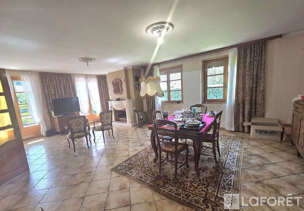 Maison à DESERVILLERS