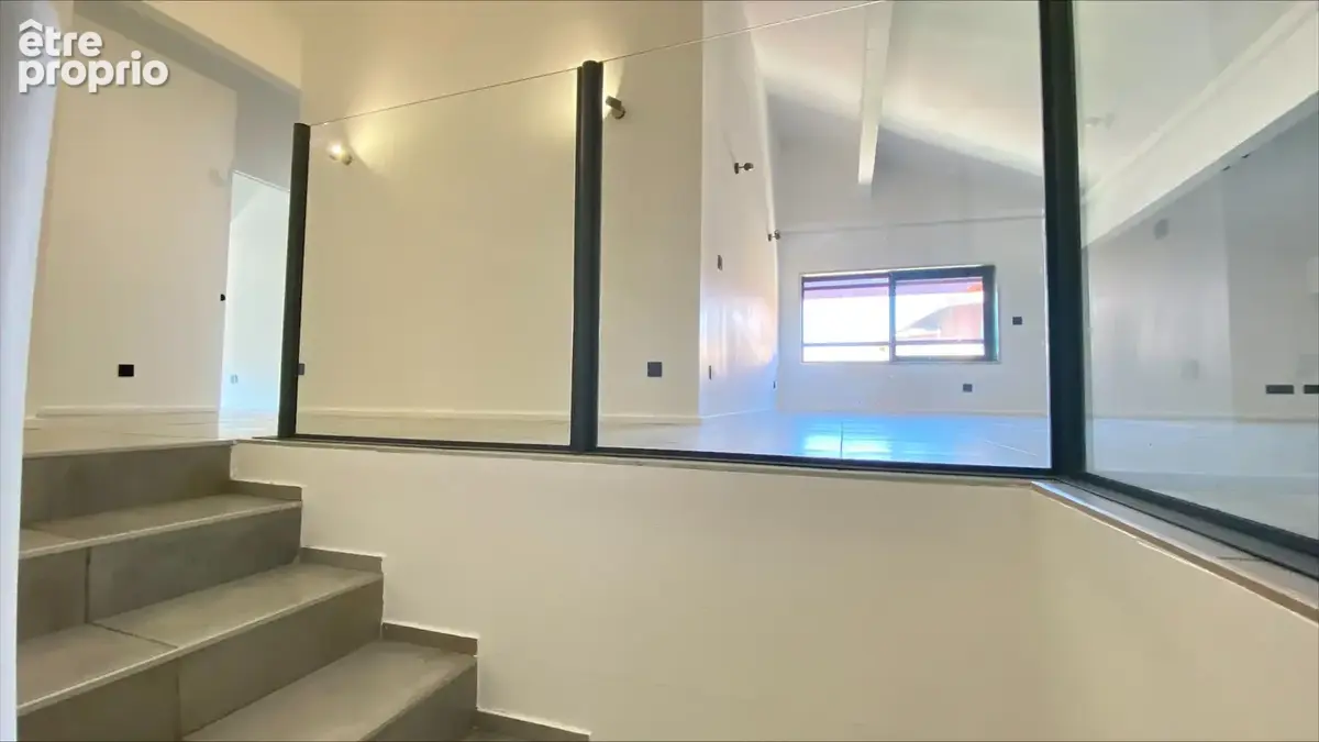 T4 Esprit Loft de 85 m2 Fréjus - photo 8