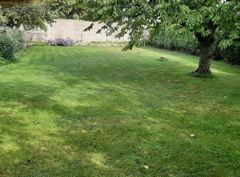 Terrain à LA FERTE-SOUS-JOUARRE