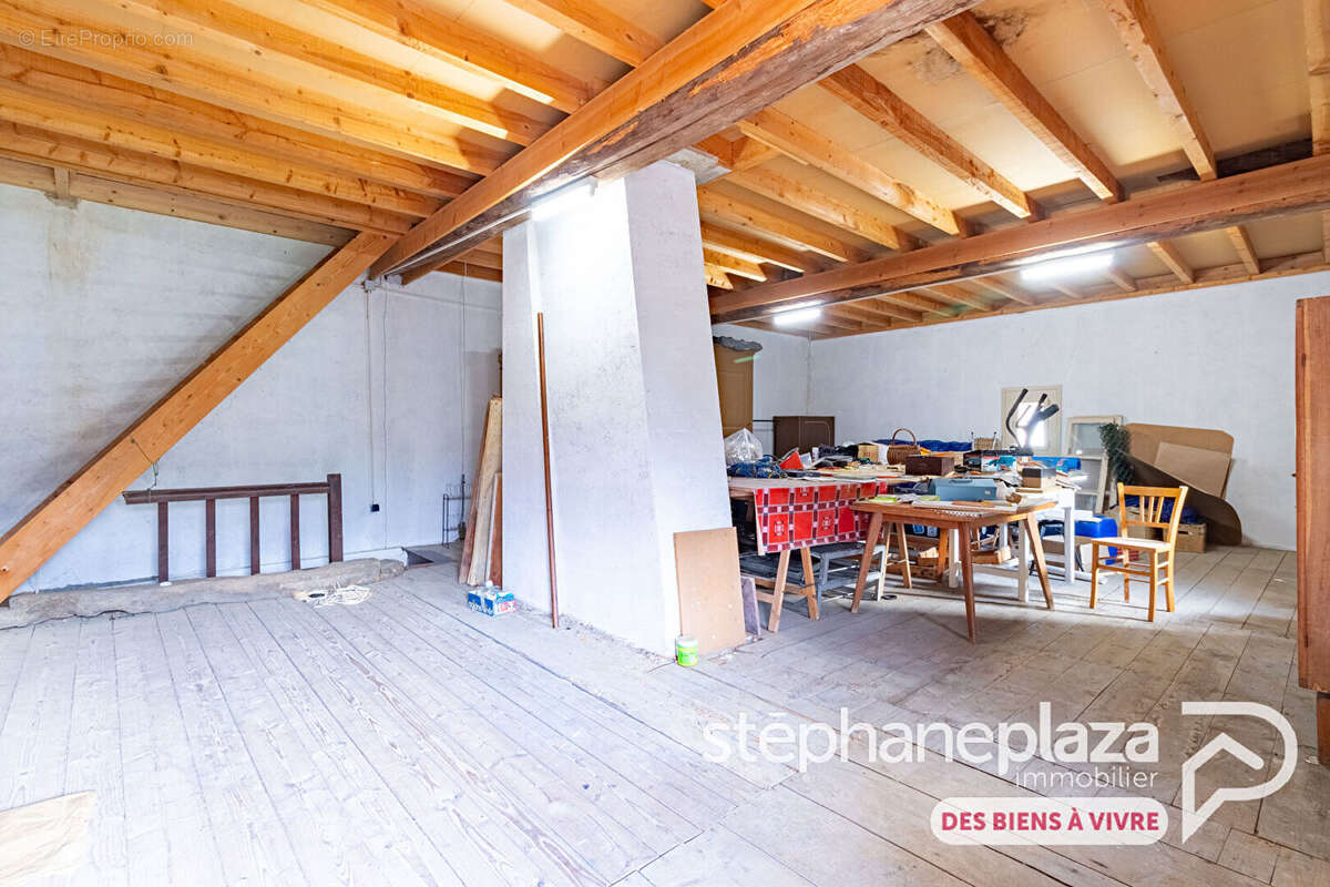 Maison à VILLIE-MORGON