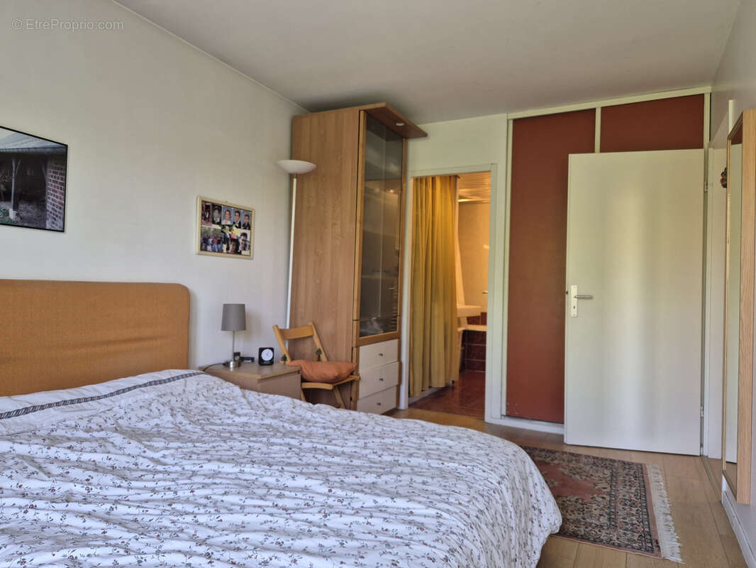 Appartement à LA GARENNE-COLOMBES
