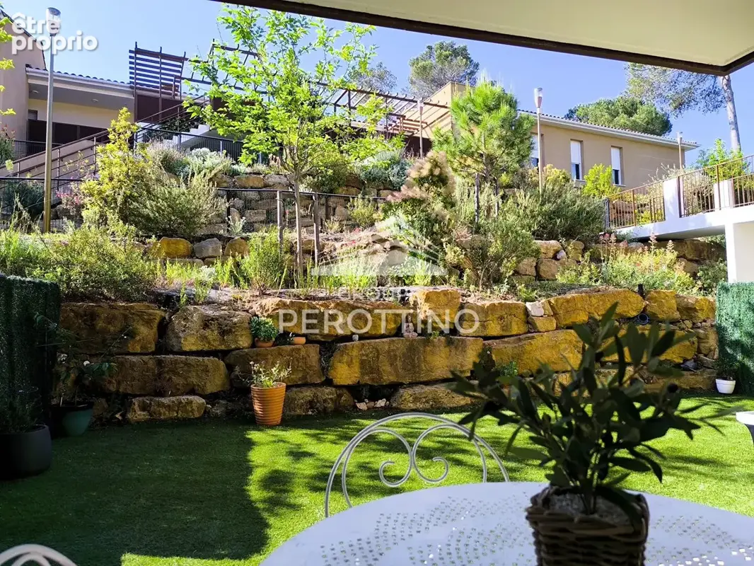 T3 d'exception avec terrasse, jardin et grand garage - Résidence récente à Peynier - photo 7