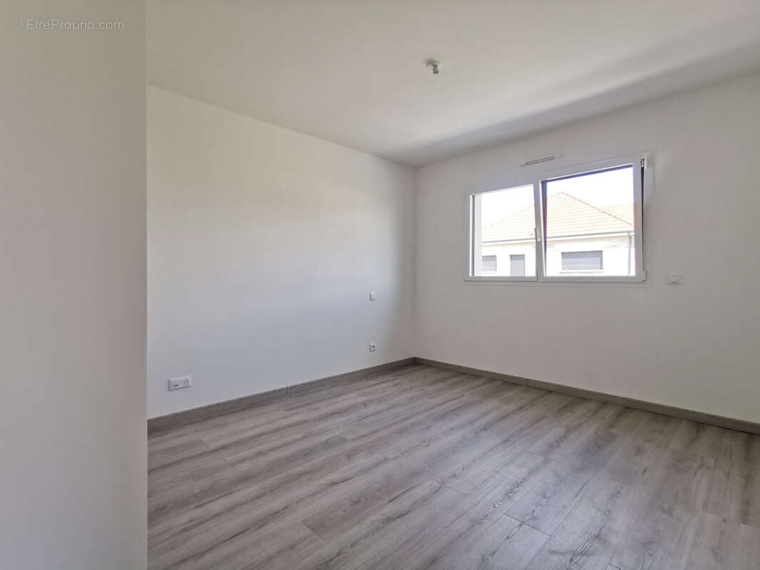Maison achevée en 2026 avec 5 chambres à Rosières - photo 12