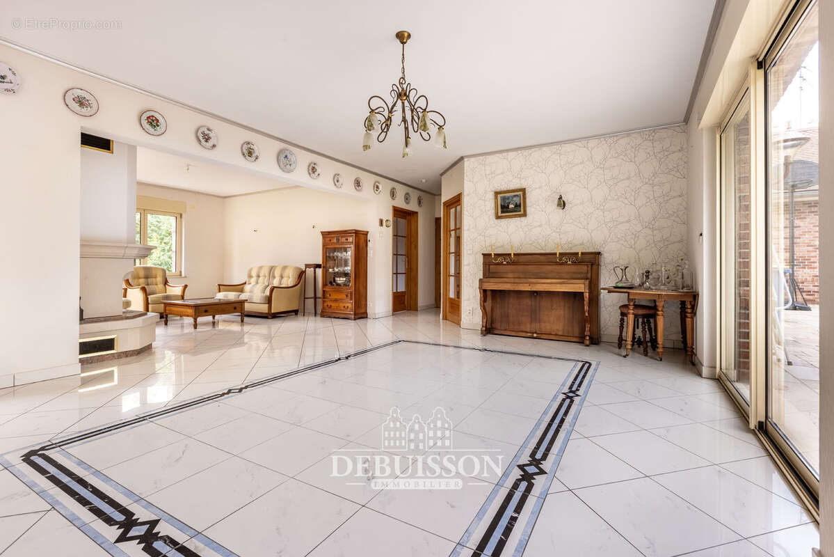 Maison à ANZIN-SAINT-AUBIN