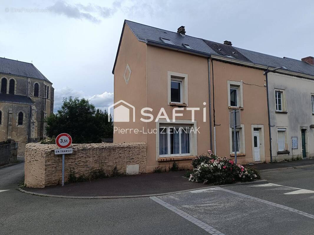 Photo 1 - Maison à GREZ-EN-BOUERE