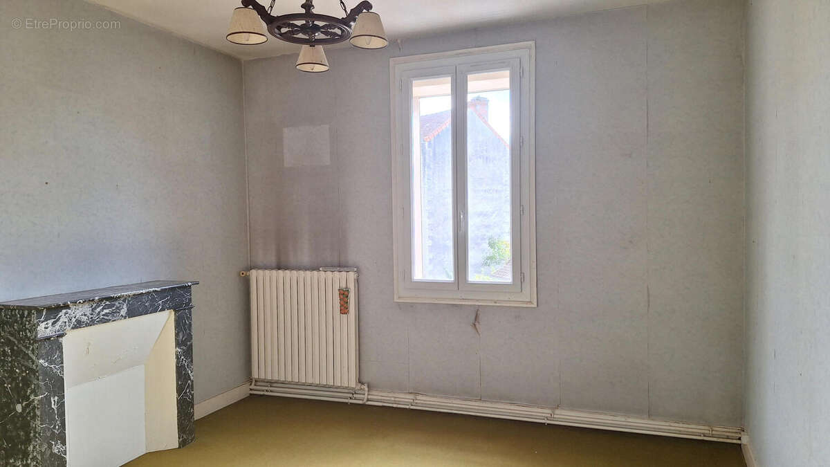 20251009_155643 - Maison à JAVERLHAC-ET-LA-CHAPELLE-SAINT-ROBERT