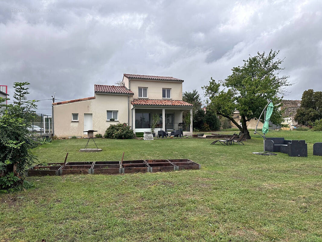 Maison à ETOILE-SUR-RHONE