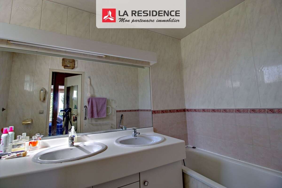 Maison 136 m² à Chanteloup-Les-Vignes  - photo 9