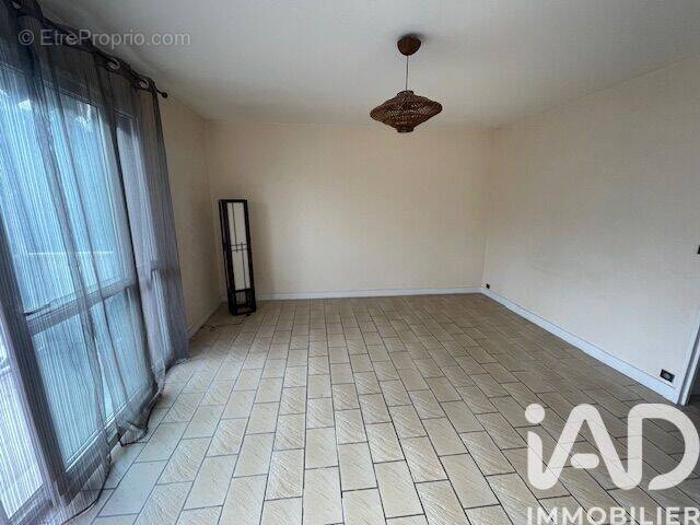 Photo 1 - Appartement à SAINT-FARGEAU-PONTHIERRY