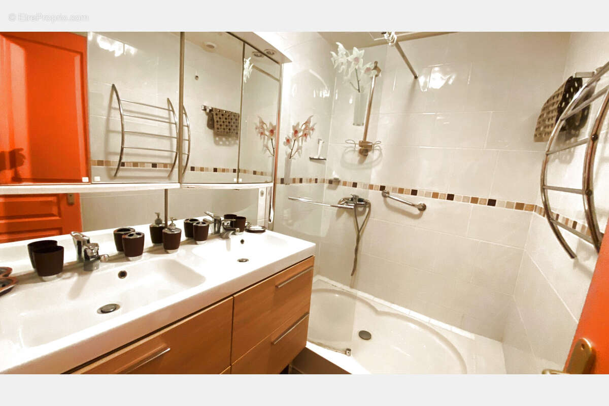 Bel appartement type T3 entièrement meublé à 2 pas des thermes d'Amélie les Bains. Idéal investisseurs ! - photo 9