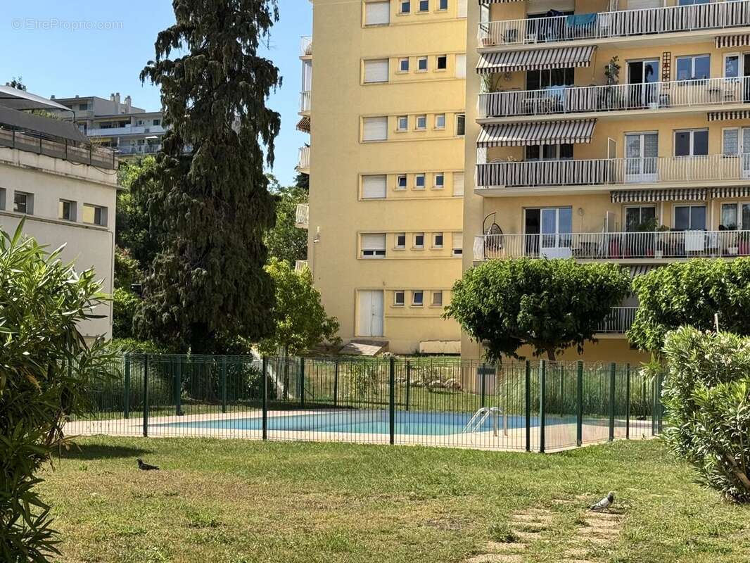 Appartement à LE CANNET