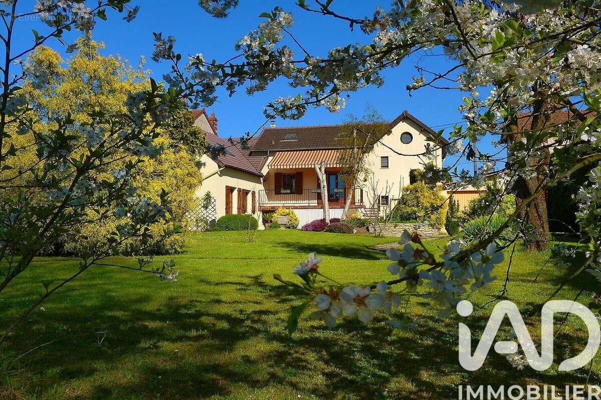 Photo 2 - Maison à VARENNES-SUR-SEINE