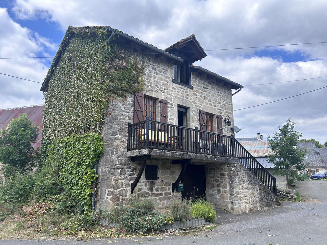 Maison à SAINT-JULIEN-LE-PELERIN