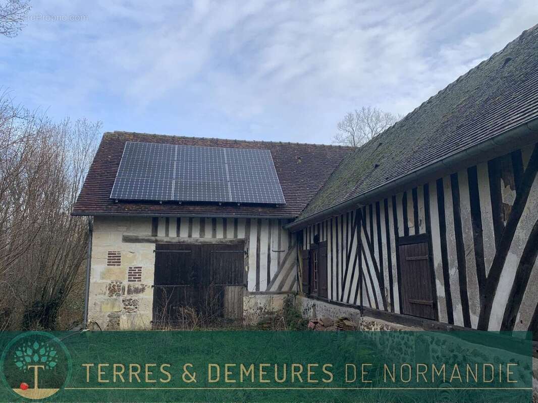 Maison à SAINT-MARTIN-DE-BIENFAITE-LA-CRESSONNIERE