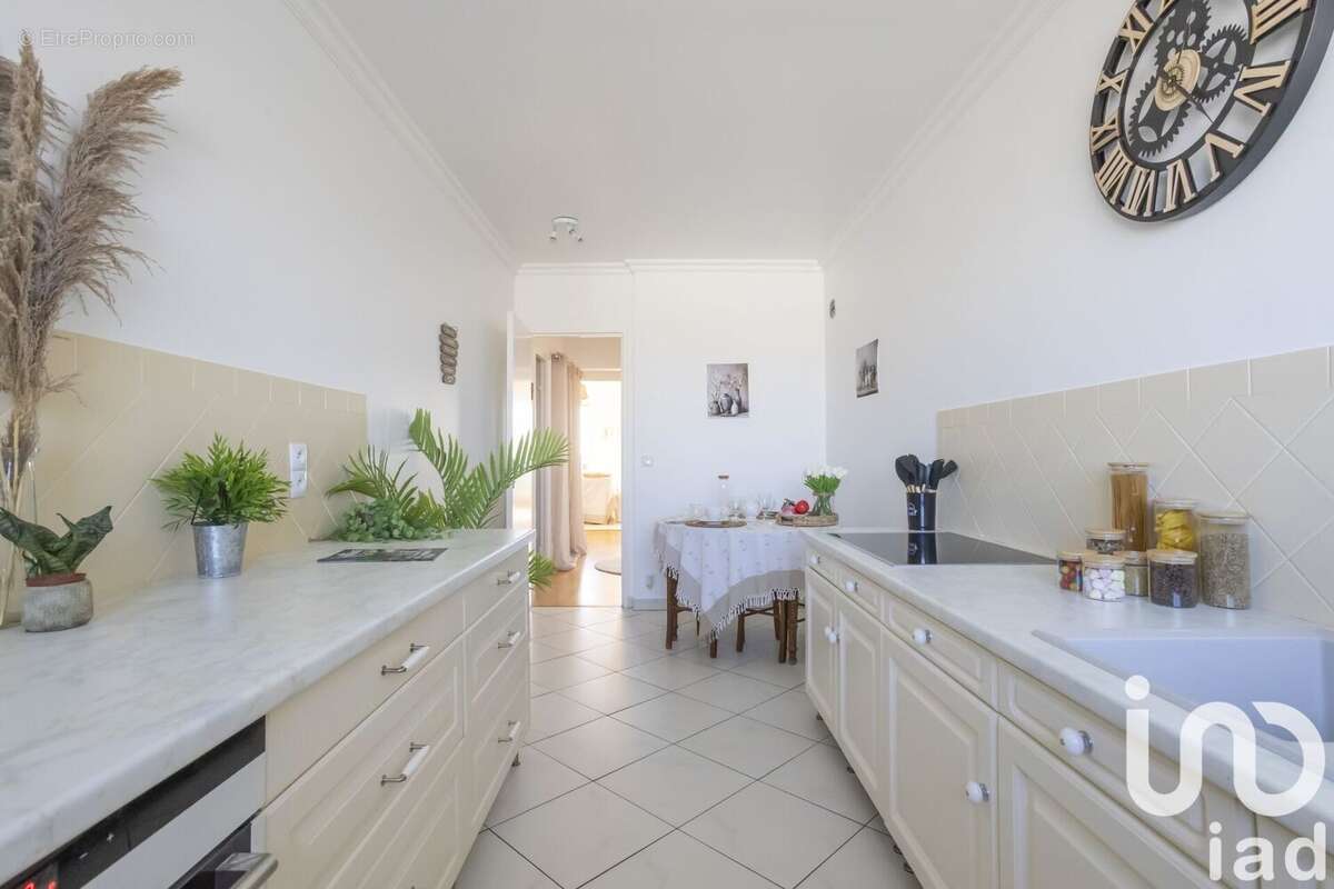 Photo 9 - Appartement à COURBEVOIE