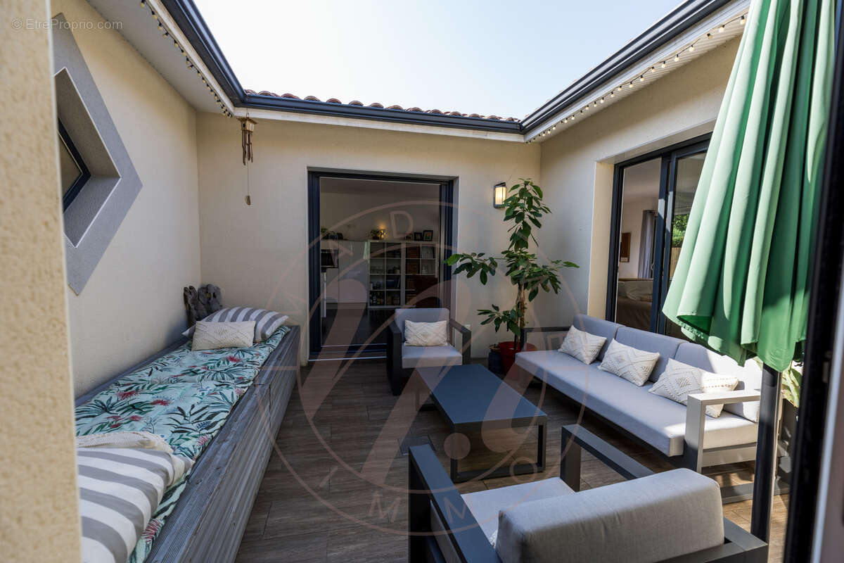 Maison contemporaine avec patio   Un véritable cocon de sérénité à Saint-Pierre-du-Mont - photo 2