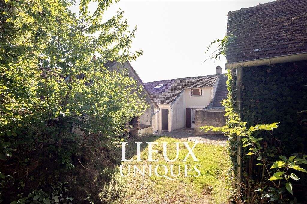 Lieux uniques ® x propriétés privées propose ancien couvent de 173 m² sur un terrain de 1.600 m² - a - photo 6